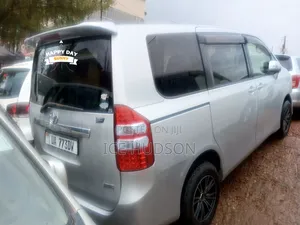 Toyota Noah 2012 Silver