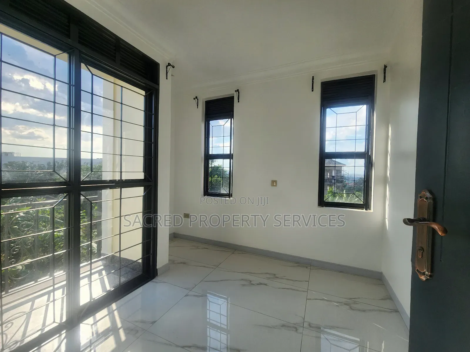 1bdrm Apartment in Kira Shimon for rent