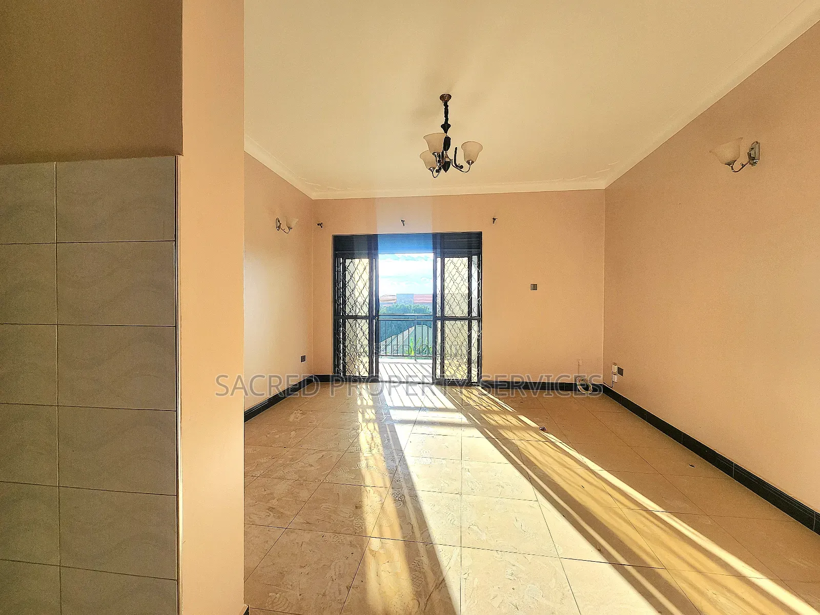 3bdrm Apartment in Kira Road for rent