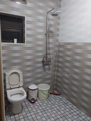 5bdrm Bungalow in Buwate, Kira for rent