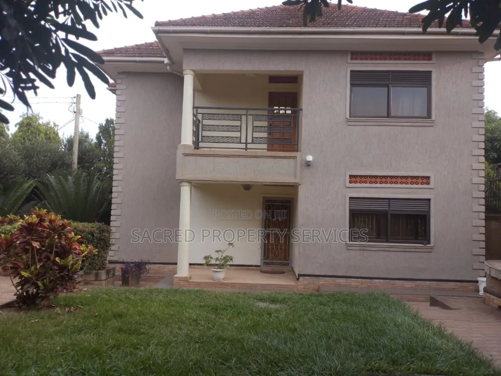 5bdrm Bungalow in Buwate, Kira for rent