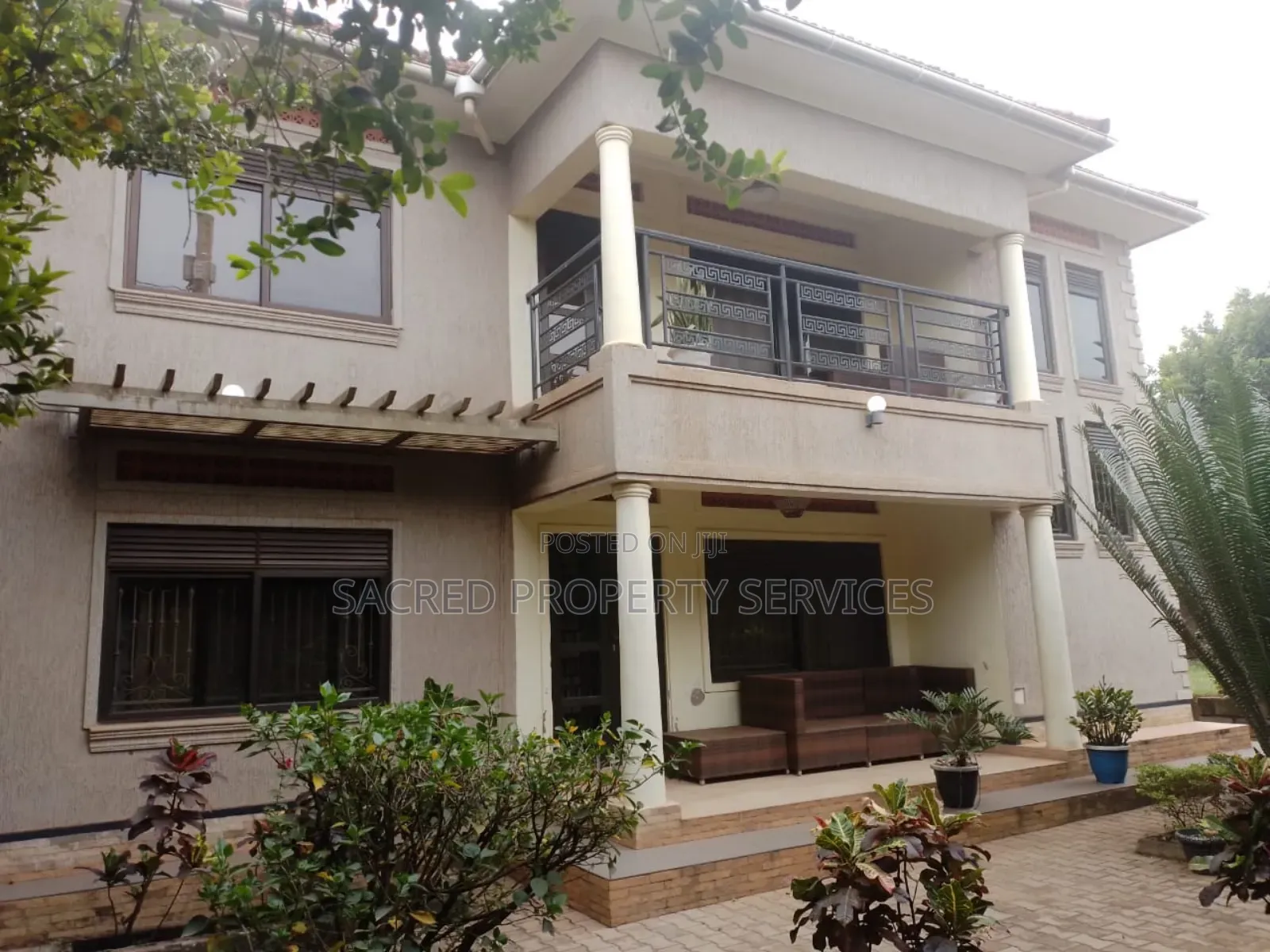 5bdrm Bungalow in Buwate, Kira for rent