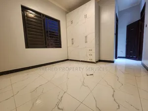 4bdrm Bungalow in Kira Mulawa Town for sale