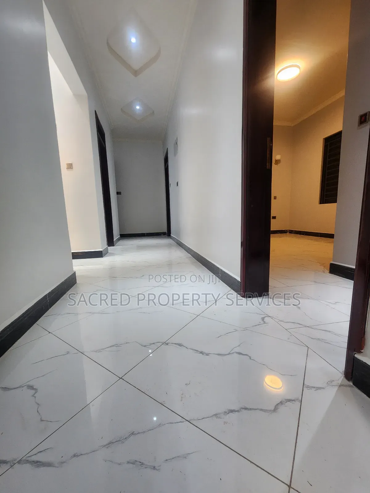 4bdrm Bungalow in Kira Mulawa Town for sale