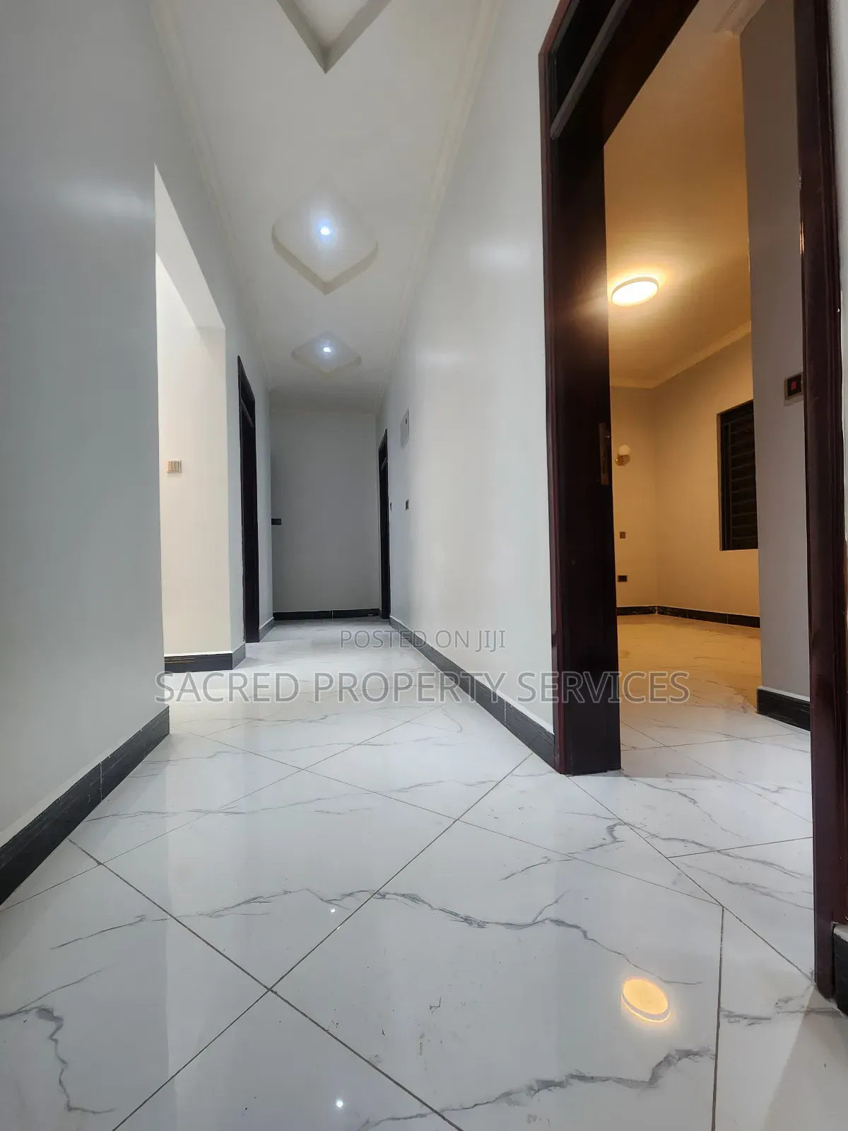 4bdrm Bungalow in Kira Mulawa Town for sale