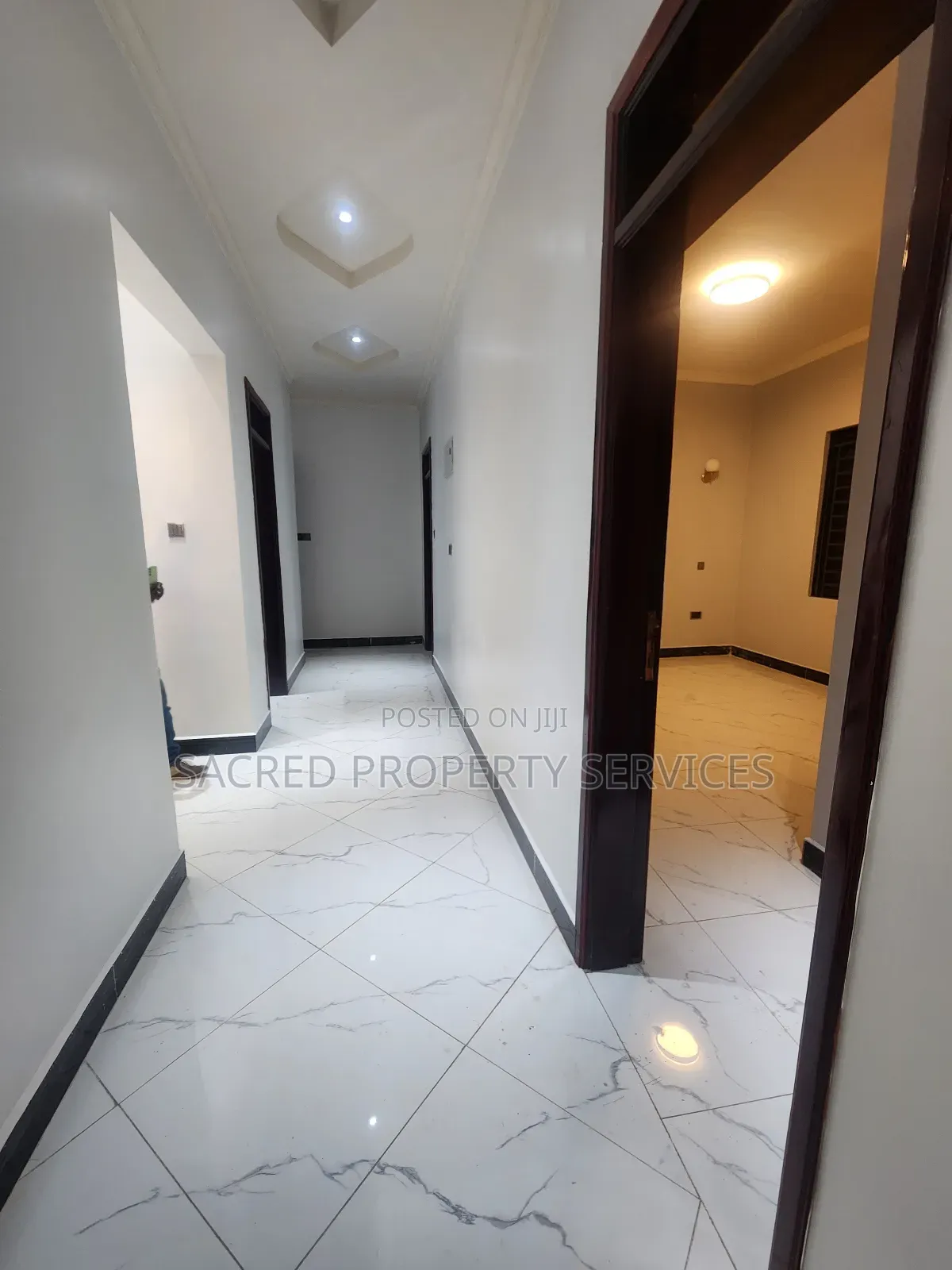 4bdrm Bungalow in Kira Mulawa Town for sale