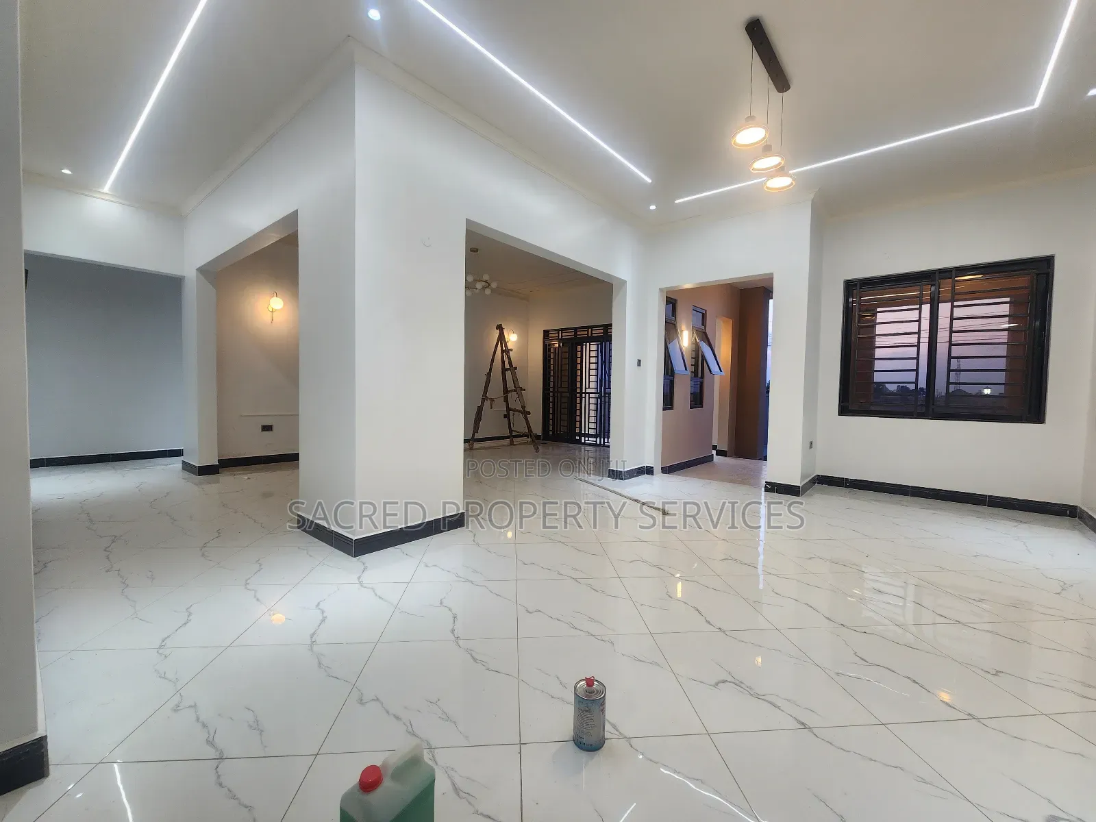 4bdrm Bungalow in Kira Mulawa Town for sale
