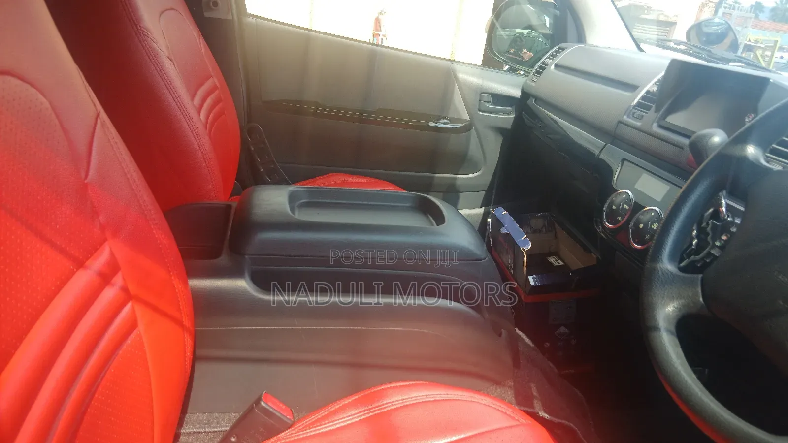 Toyota HiAce 2012 Black