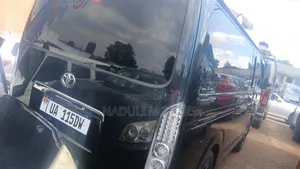 Toyota HiAce 2012 Black