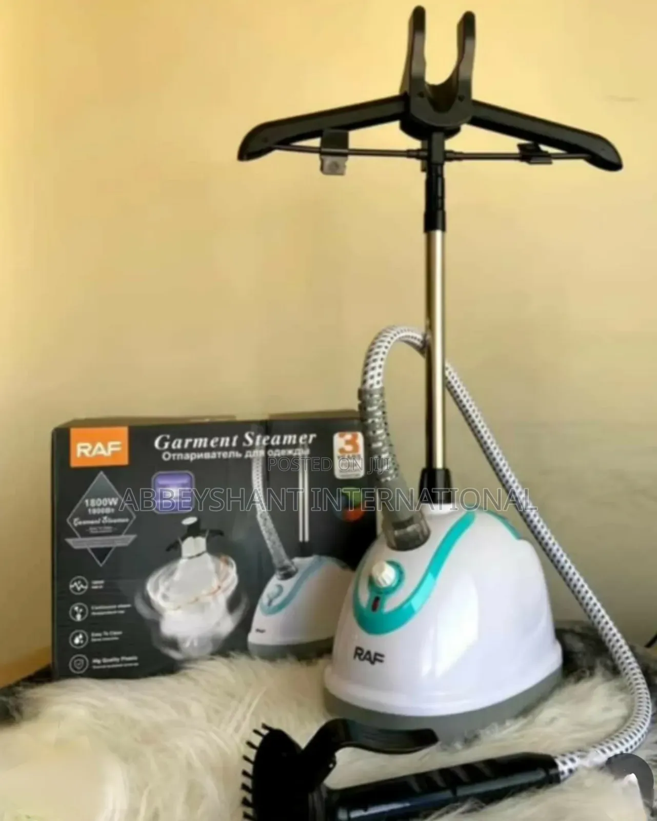 Raf Garment Steamer/ Roll Wheels, 2.4l Water Tank Garment Steamer