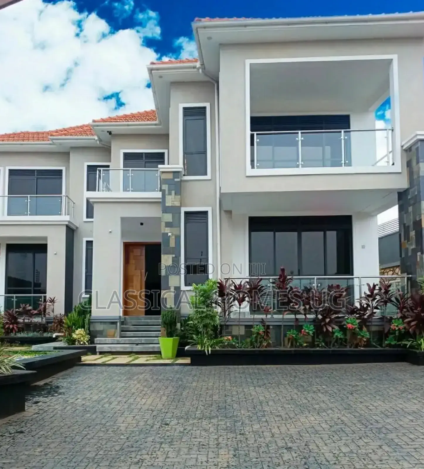 5bdrm Duplex in Akright Bwebajja, Central Division for rent