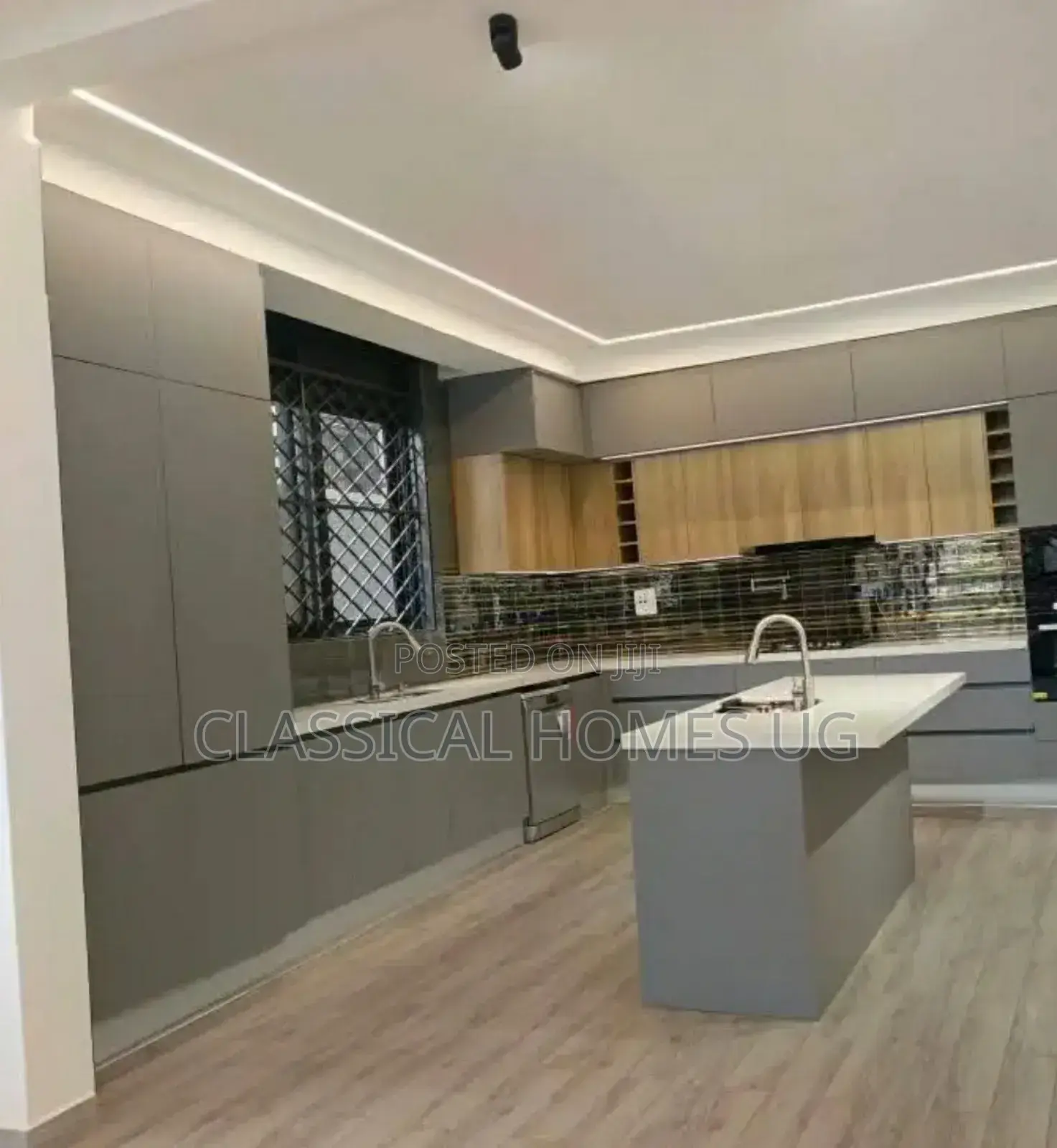 5bdrm Duplex in Akright Bwebajja, Central Division for rent