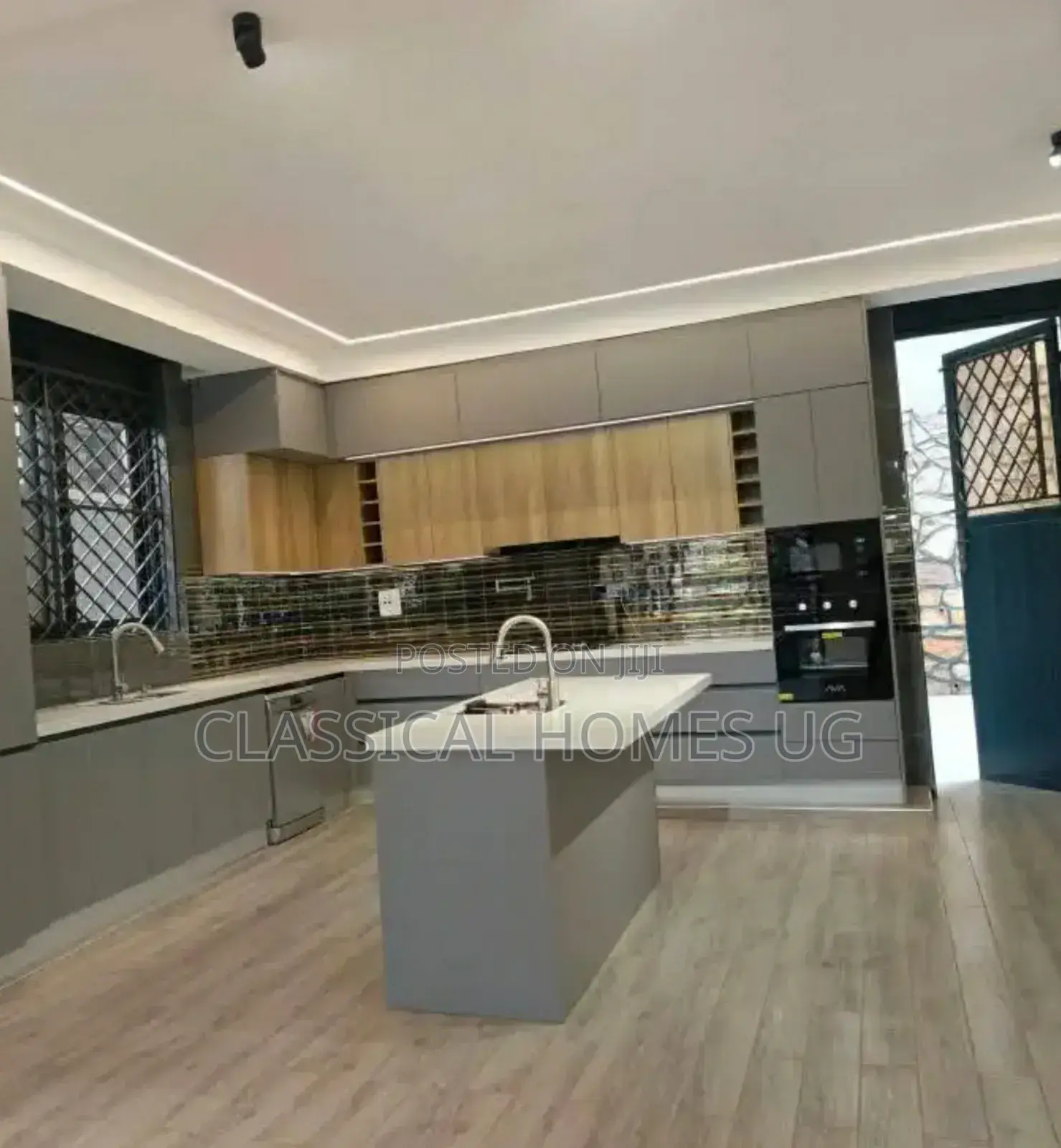 5bdrm Duplex in Akright Bwebajja, Central Division for rent