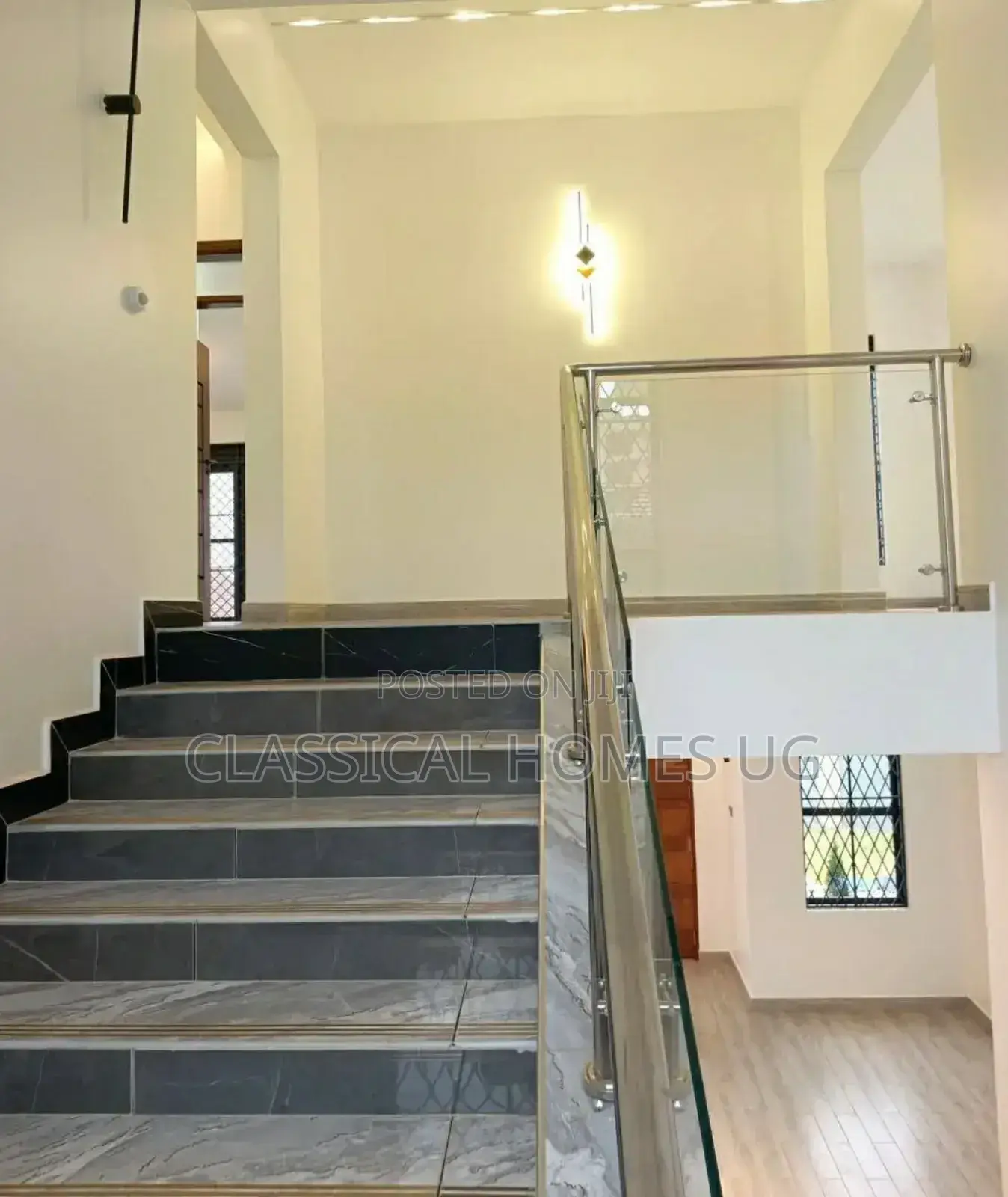5bdrm Duplex in Akright Bwebajja, Central Division for rent