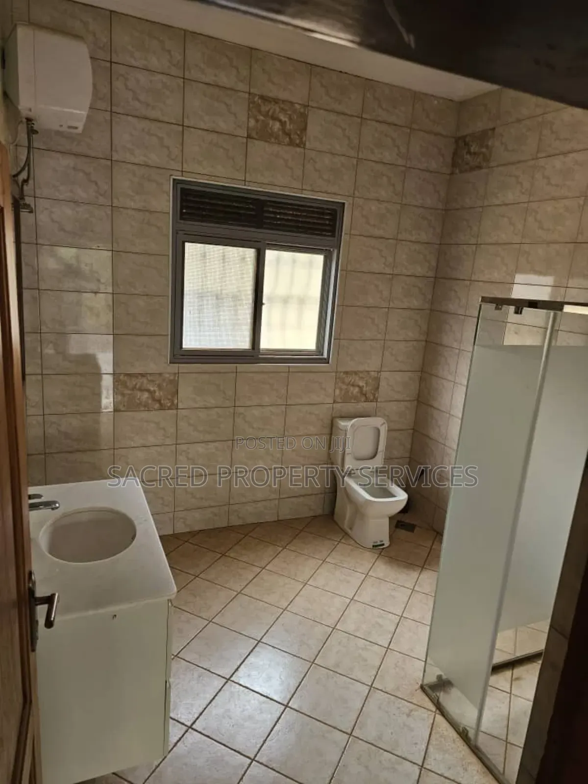 4bdrm House in Kira-Town for rent