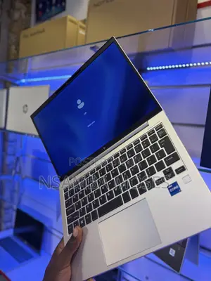 Laptop HP Elitebook 830 G11 16GB Intel Core Ultra 7 SSD 512GB