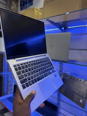Laptop HP Elitebook 830 G11 16GB Intel Core Ultra 7 SSD 512GB