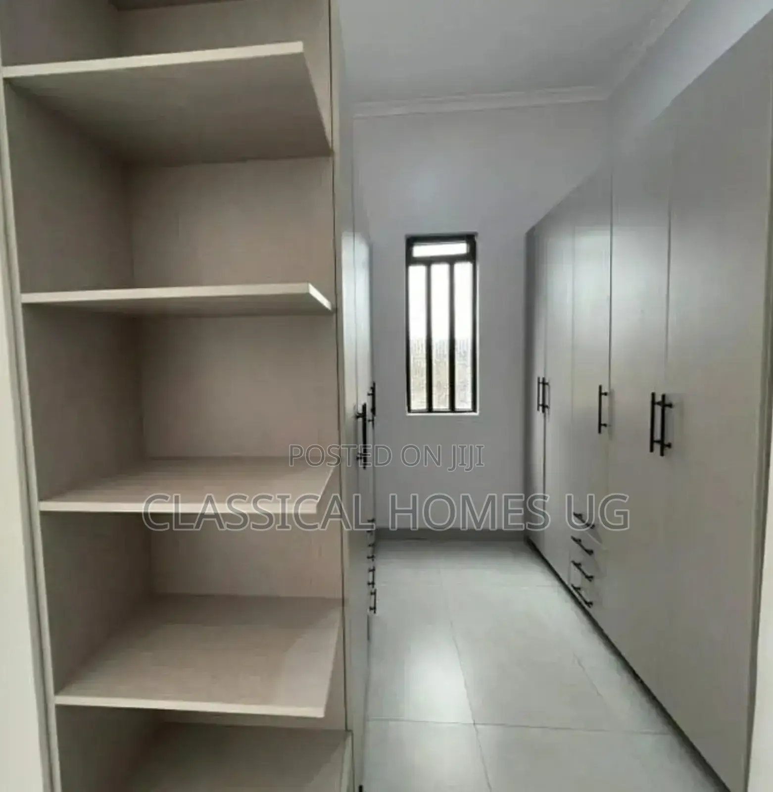5bdrm Duplex in Akright Bwebajja, Central Division for rent