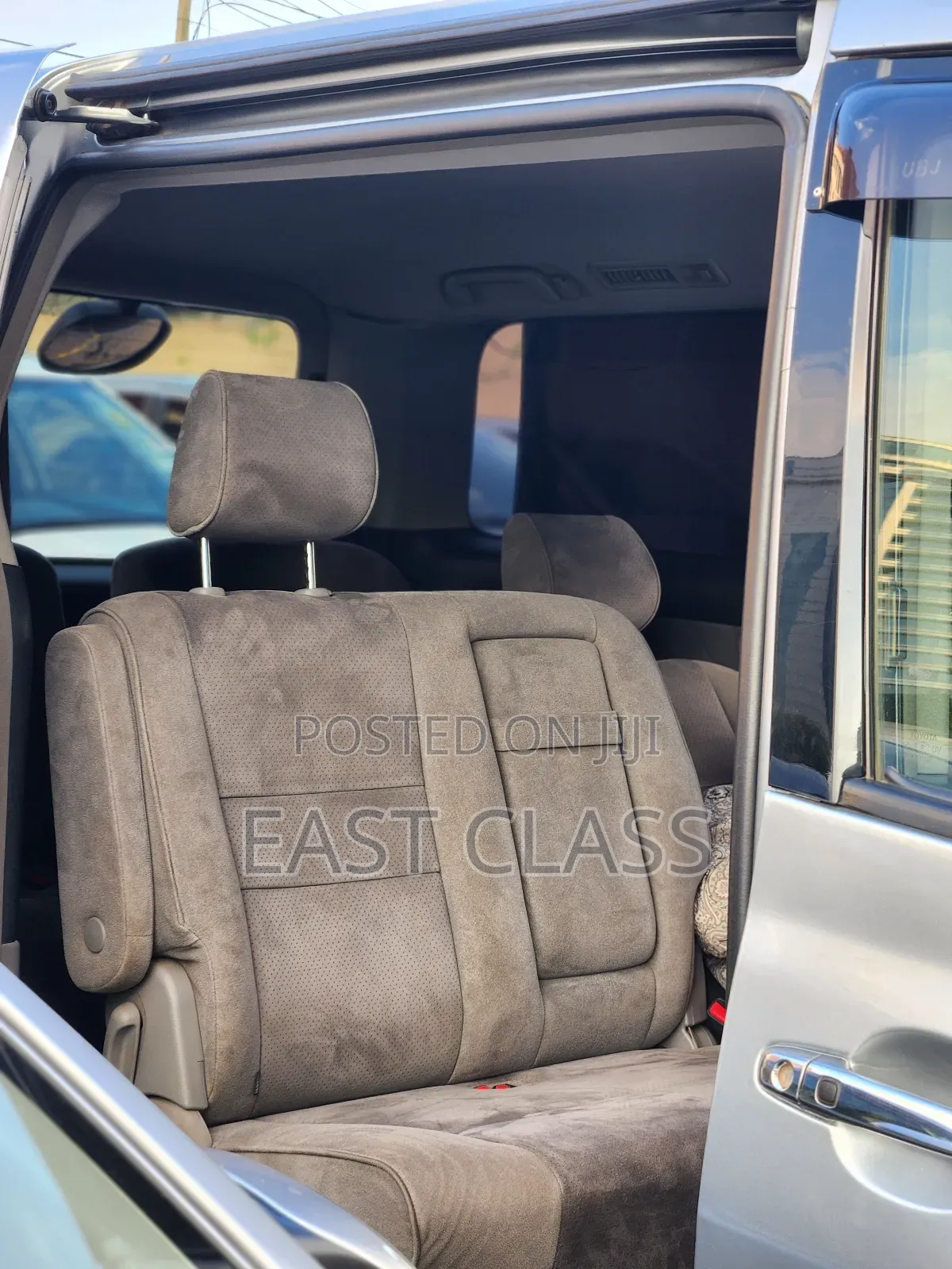 Toyota Alphard 2.4 Petrol FWD 2006 Silver