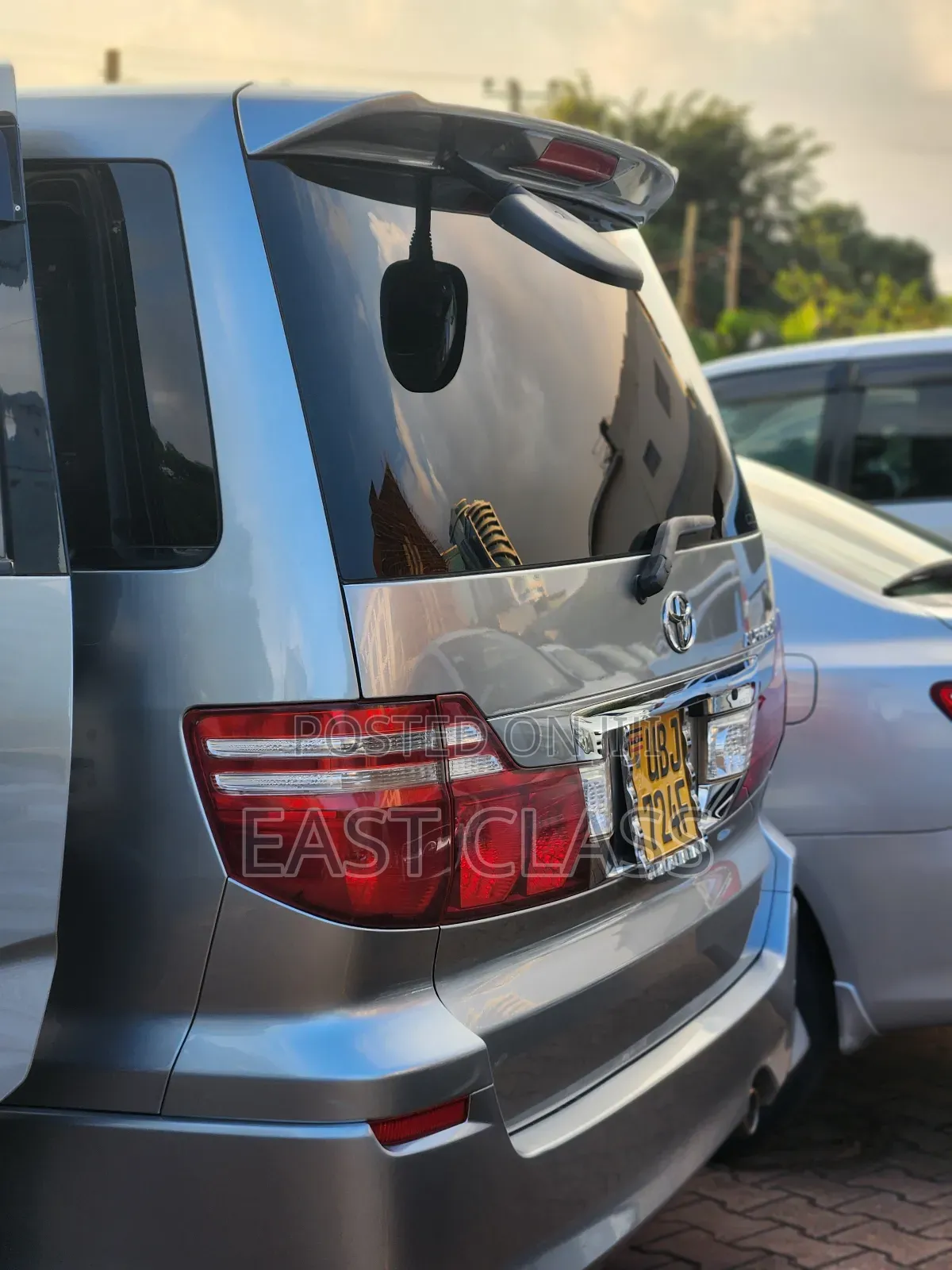 Toyota Alphard 2.4 Petrol FWD 2006 Silver
