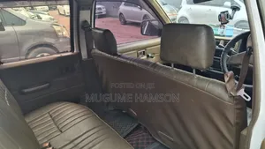 Nissan Pick-Up 1994 White
