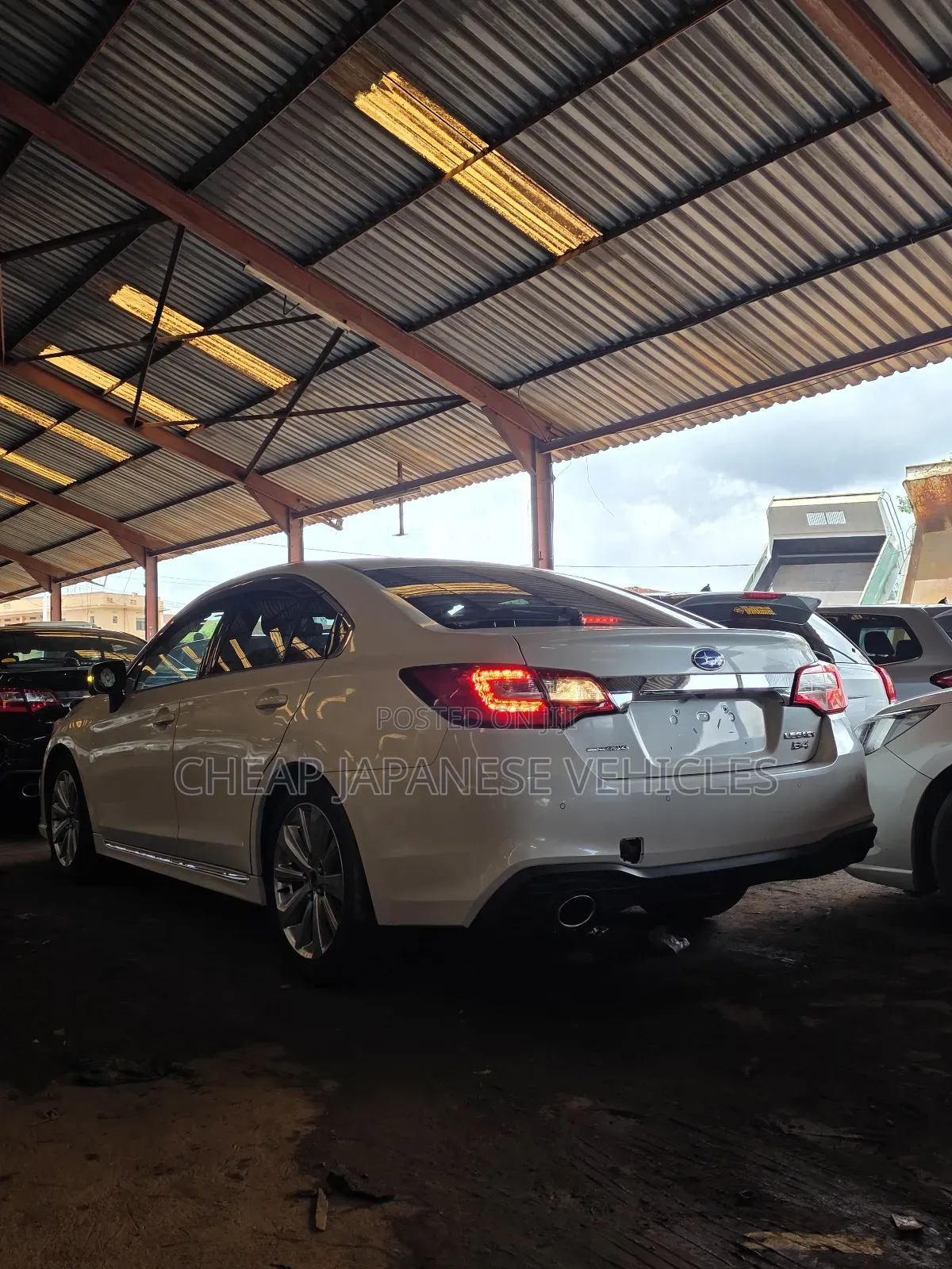 Subaru Legacy 2.5i Premium AWD 2018 White