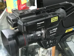 Panasonic Hc-Mdh2 Shoulder Mount Camcorder 20.4 Megapixels