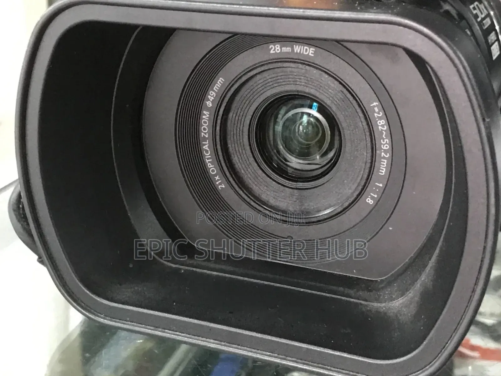 Panasonic Hc-Mdh2 Shoulder Mount Camcorder 20.4 Megapixels