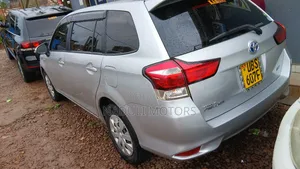 Toyota Corolla Fielder 2017 Silver