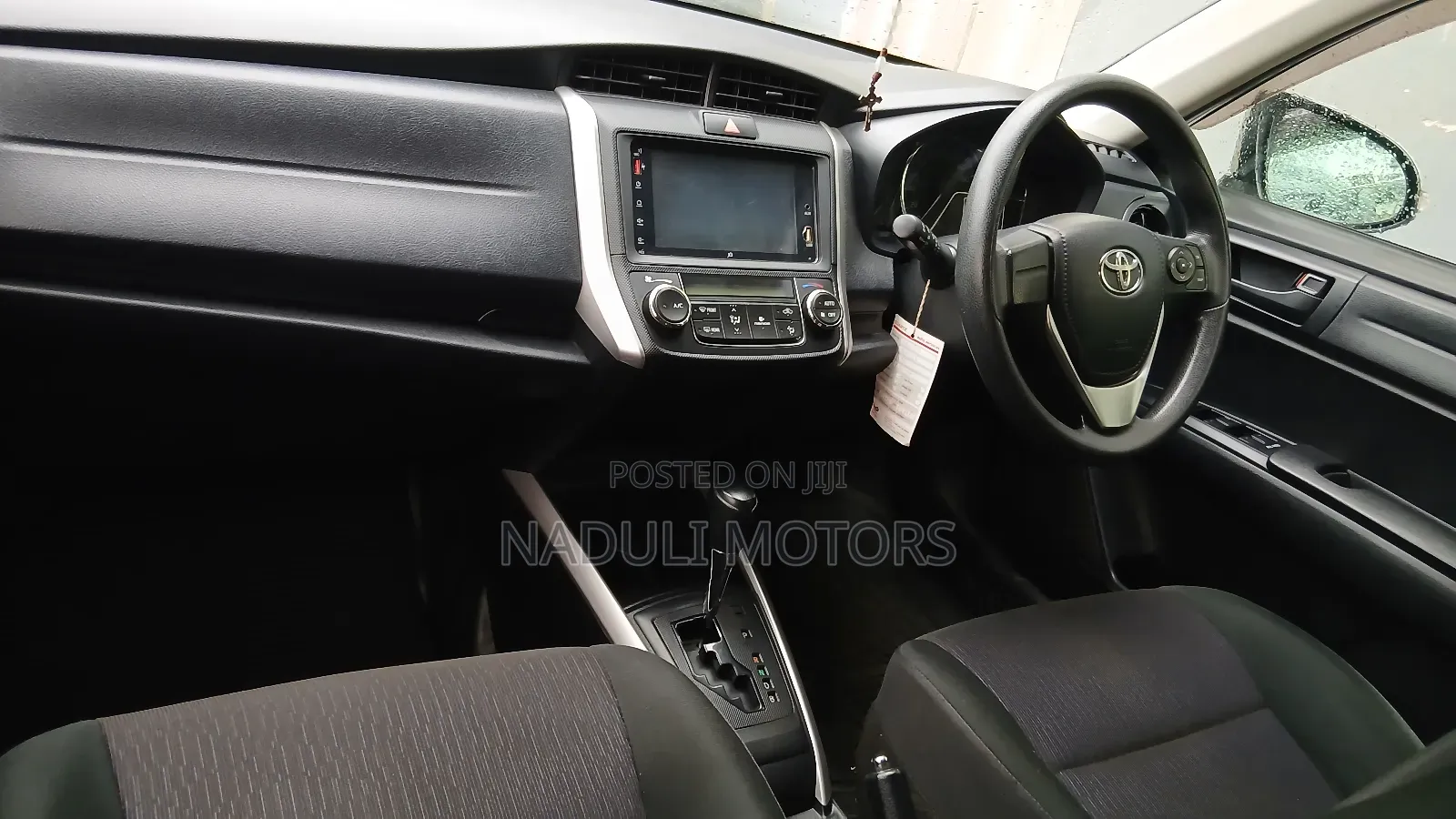 Toyota Corolla Fielder 2017 Silver