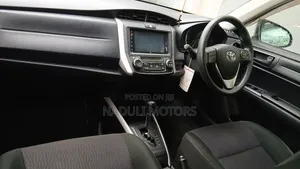 Toyota Corolla Fielder 2017 Silver