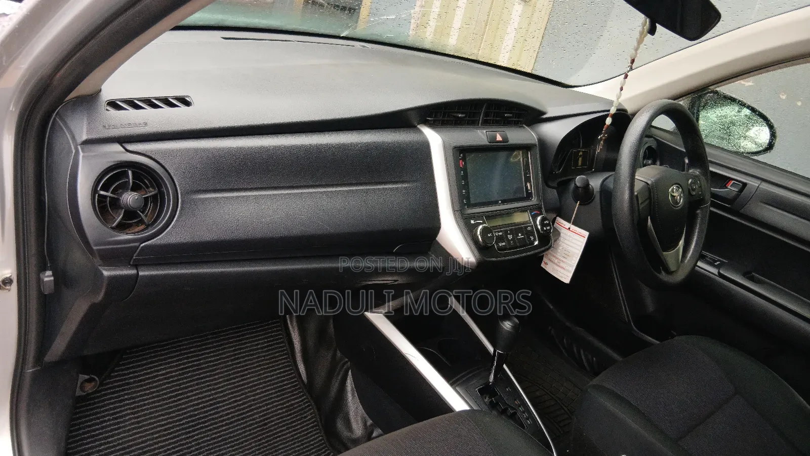 Toyota Corolla Fielder 2017 Silver