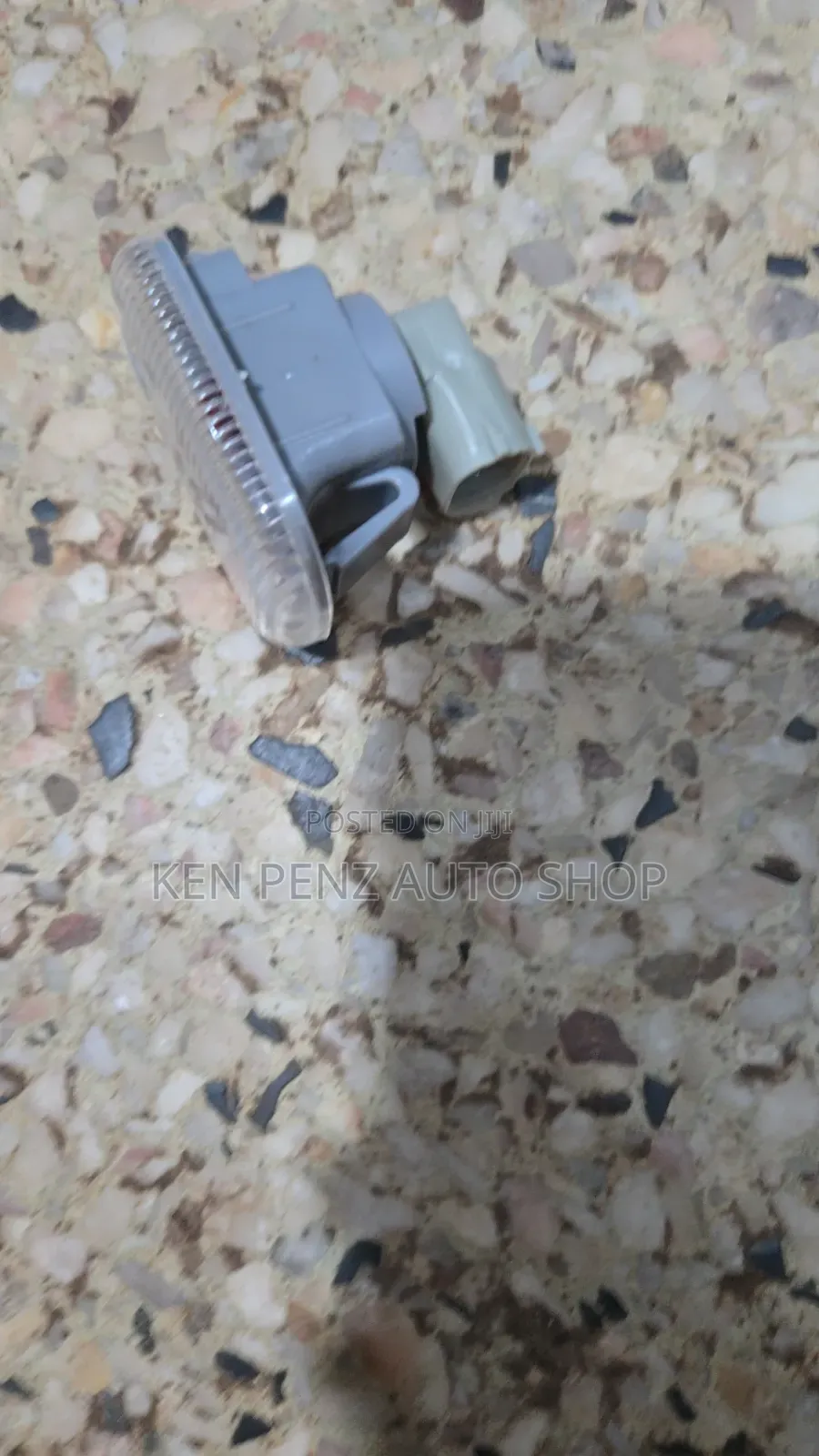 Harrier Kawundo and Rav4 Ordinary Fender Light