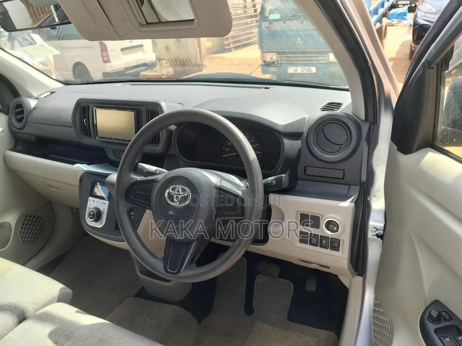 Toyota Passo 2017 Silver