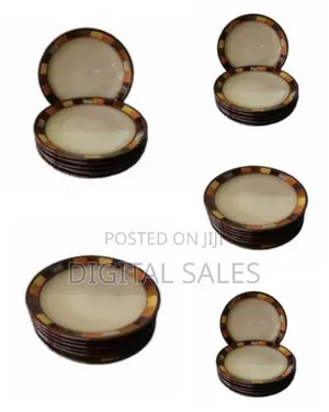 6 Pieces of Checked Food Serving Dinner Plates