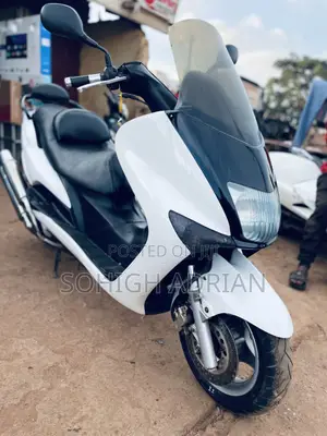 Yamaha Majesty 2012 White