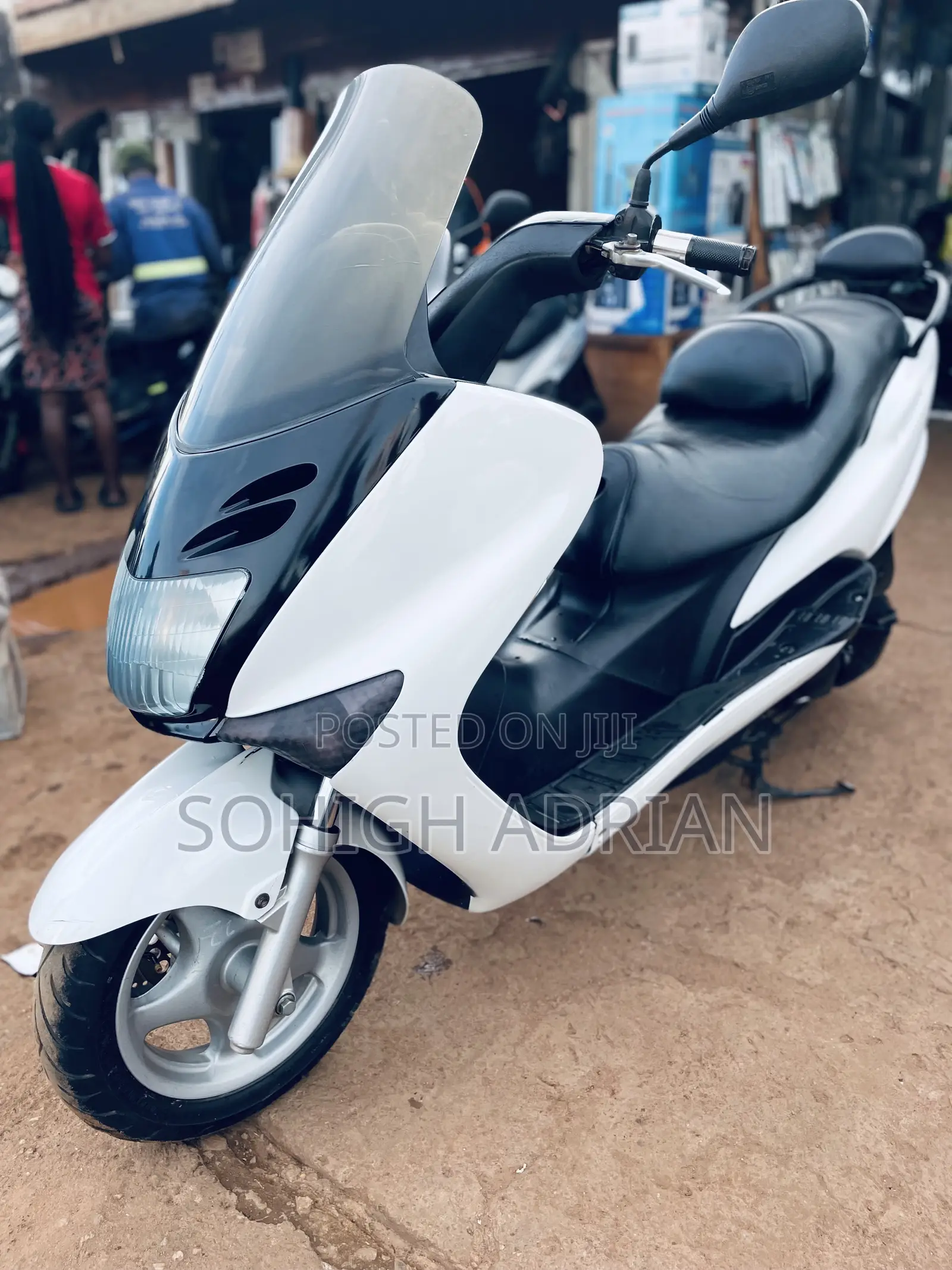 Yamaha Majesty 2012 White