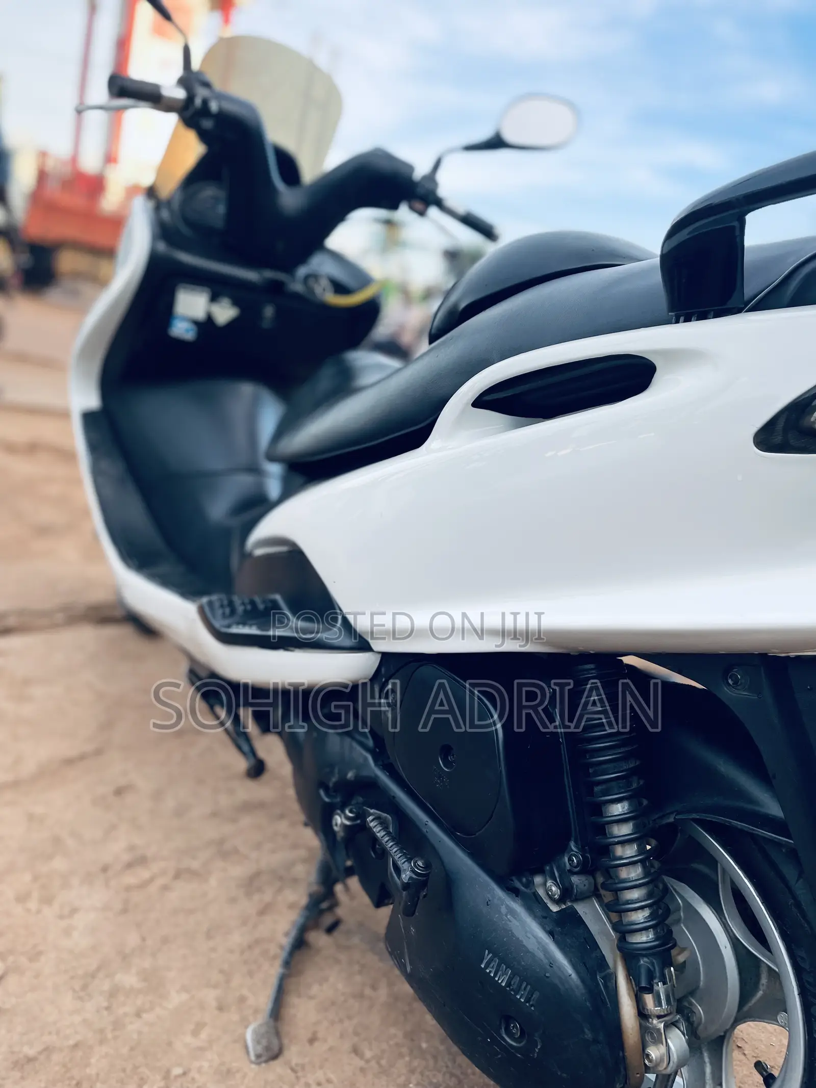 Yamaha Majesty 2012 White