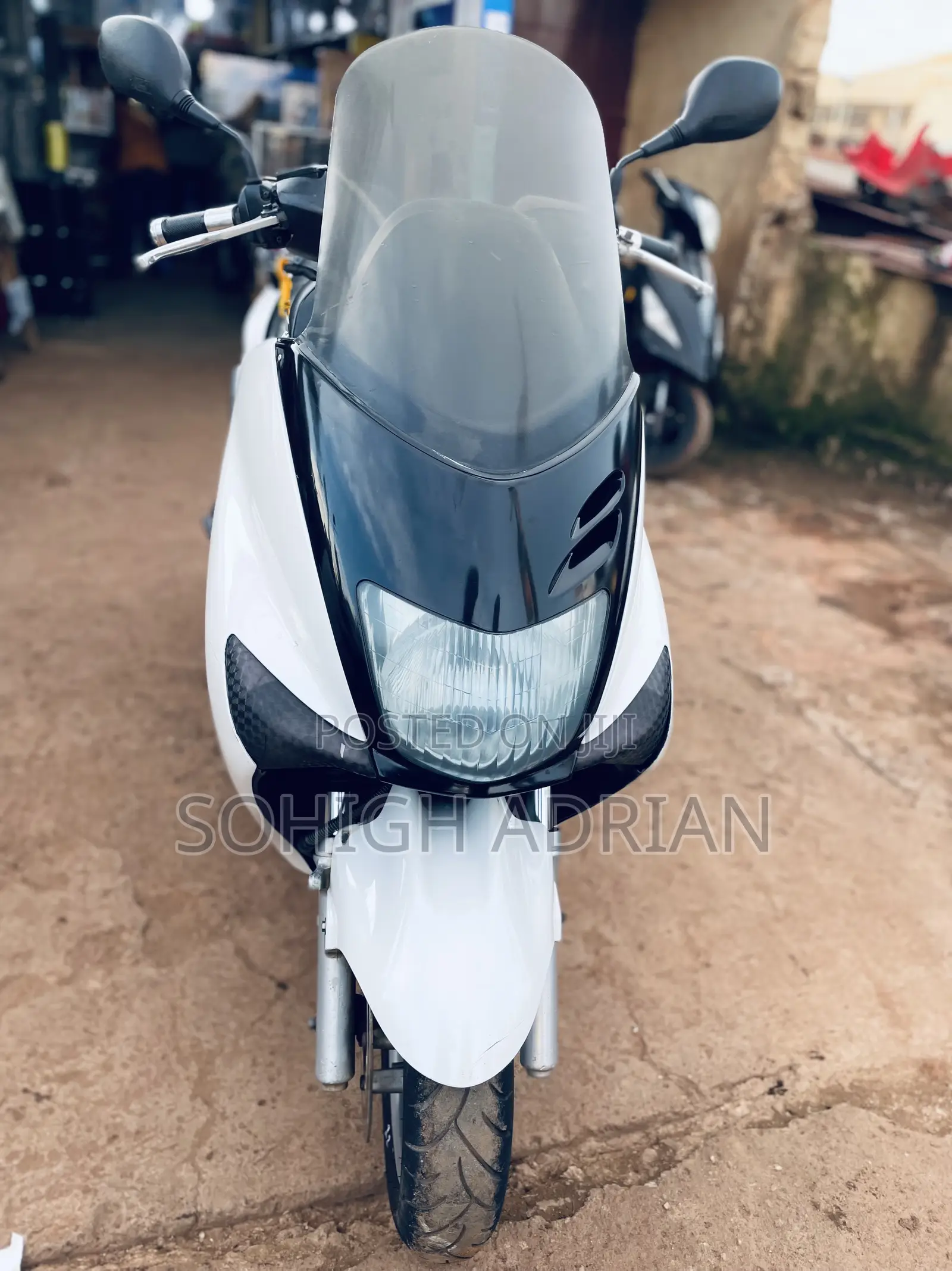 Yamaha Majesty 2012 White