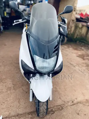 Yamaha Majesty 2012 White