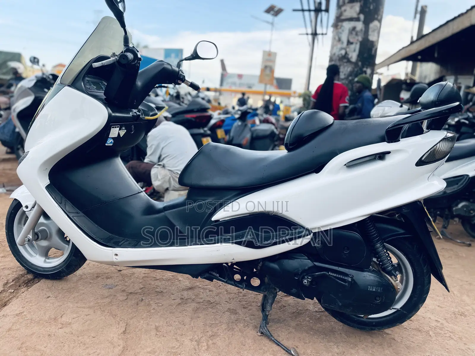 Yamaha Majesty 2012 White