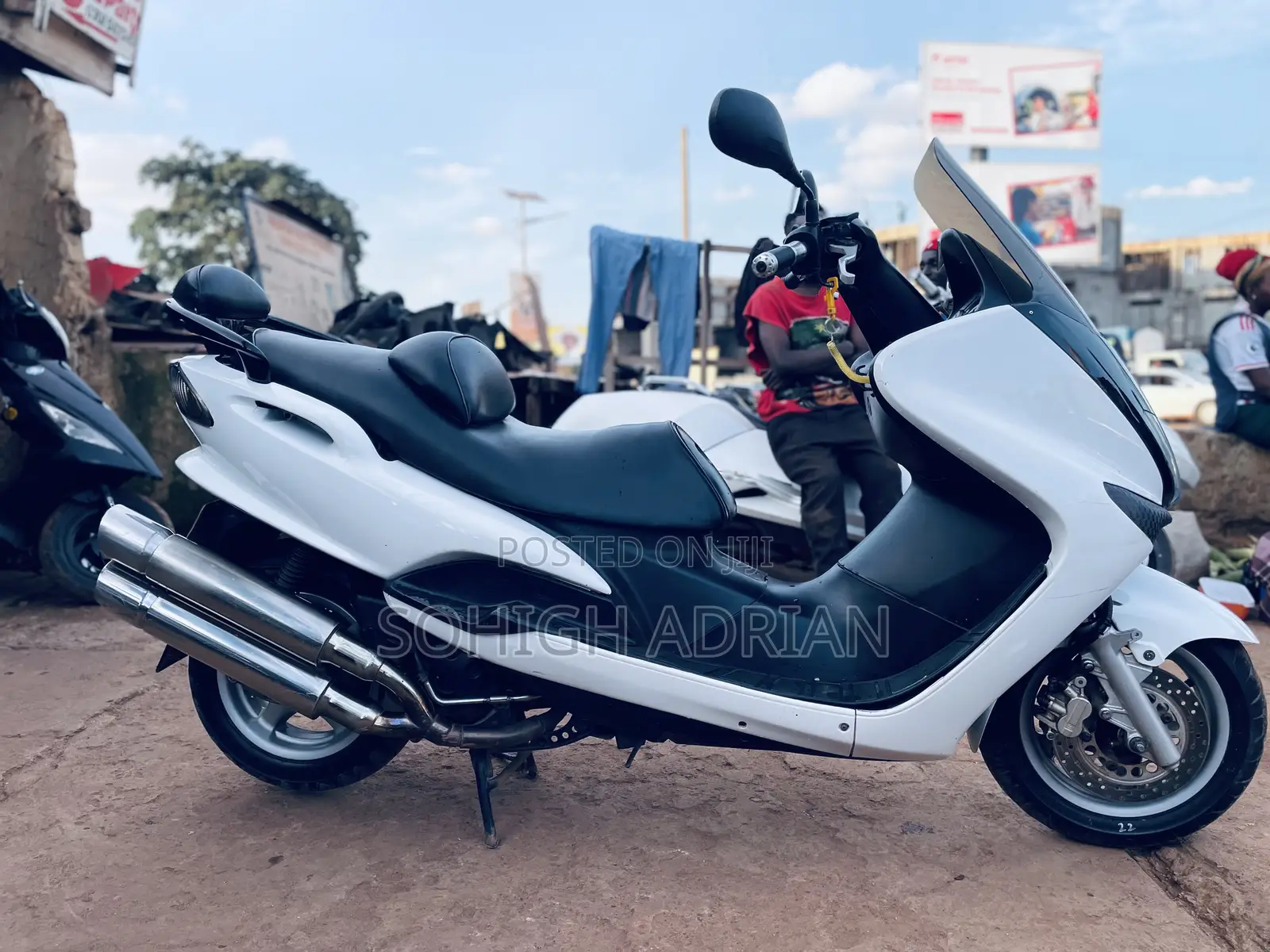 Yamaha Majesty 2012 White