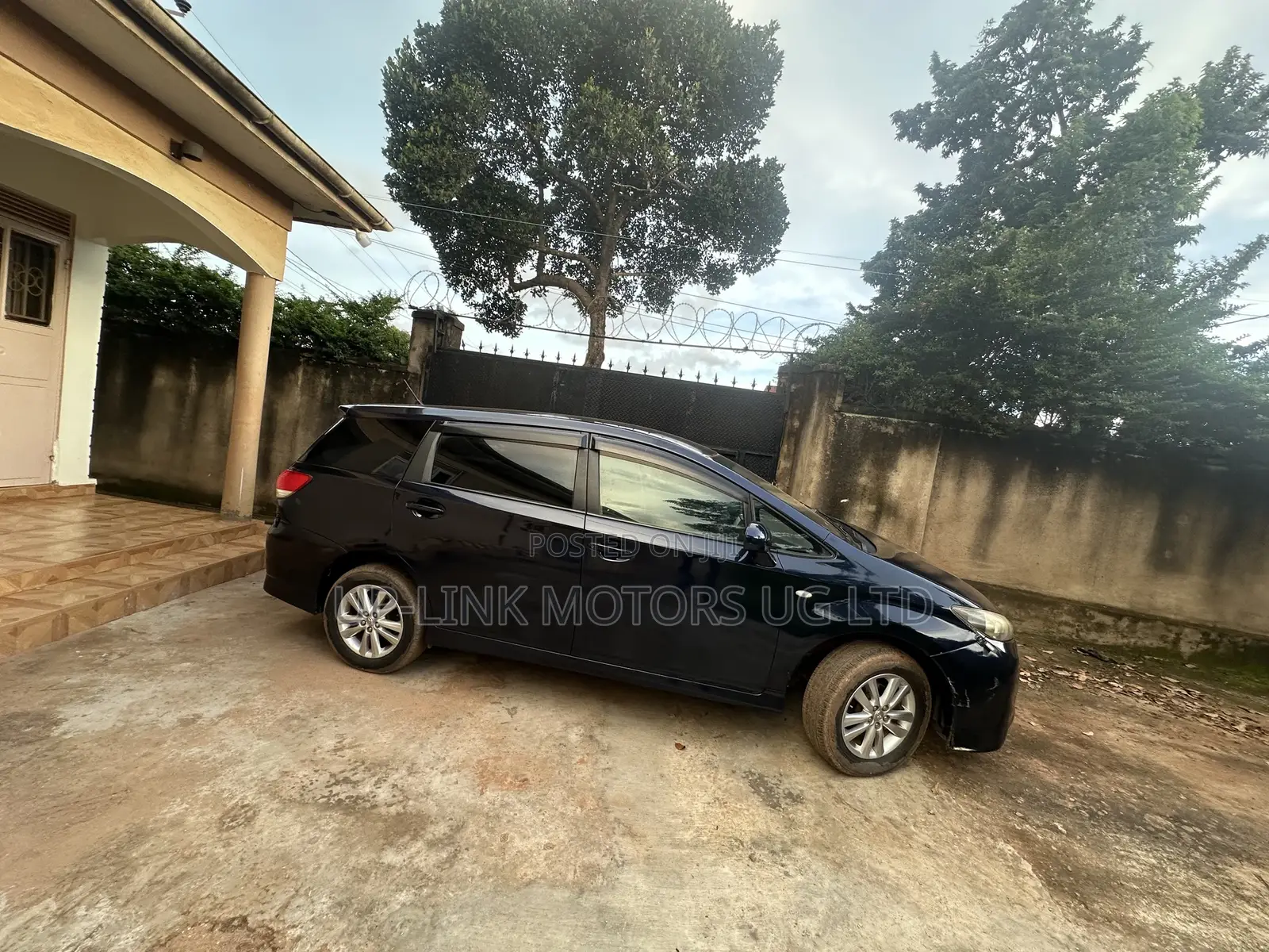 Toyota Wish 2010 Blue