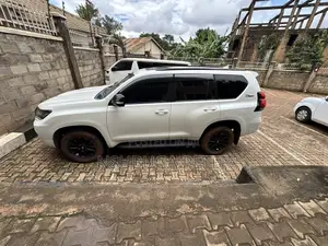 Toyota Land Cruiser Prado 2021 White