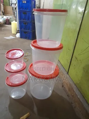 Six Pieces of Transparent Containers