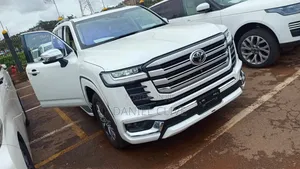 New Toyota Land Cruiser LC300 2023 White