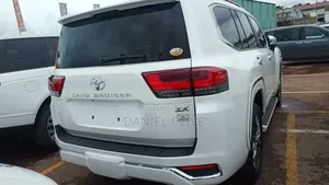 New Toyota Land Cruiser LC300 2023 White