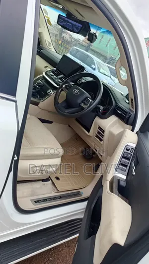 New Toyota Land Cruiser LC300 2023 White