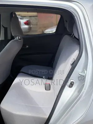 Toyota Vitz 1.5 FWD 5dr 2015 Silver