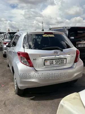 Toyota Vitz 1.5 FWD 5dr 2015 Silver